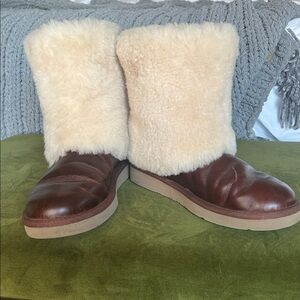 UGG Boots with Cream Sheepskin and Brown Leather